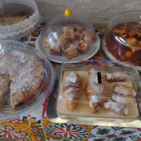 Bed & Breakfast Delle Palme Trapani Exterior photo